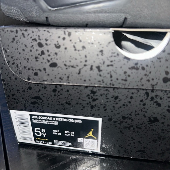 Jordan 4 - Picture 5 of 5